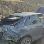 Besni’de otomobil şarampole yuvarlandı