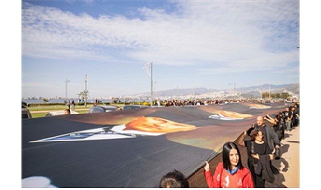 İzmir Ata'sına yürüdü