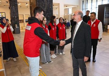Başkan Pekyatırmacı'dan Yeni Nesil Şehir Kütüphanesi'ne ziyaret