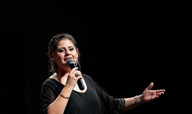 Konak'ta şarkılar Ata için söylendi