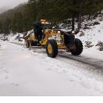 Büyükşehir ekiplerinin karla mücadele çalışması sürüyor