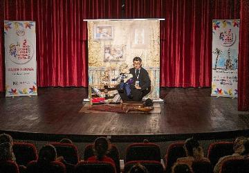 Bornova'da çocuk tiyatrosuna yoğun ilgi