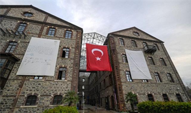 Meslek Fabrikası'na Ata'nın imzaladığı belgenin görselleri asıldı