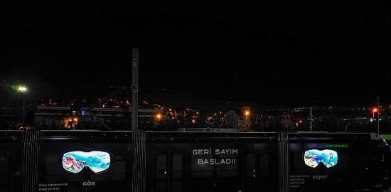 Kocaeli'de tramvaylar su altı dünyasına dönüştü