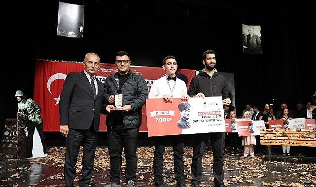 Ata'ya Özlem Şiir Okuma Yarışması'nda Duygulu Anlar Yaşandı