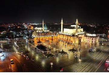 Konya Büyükşehir'in Şeb-i Arus Haftasına Özel Aydınlatmaları Şehri Renklendirdi