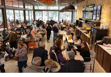 Menemenliler Aynısefa'yı çok sevdi