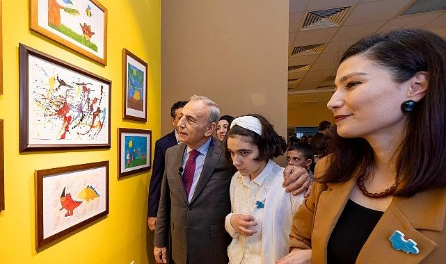 Renklerin Diliyle Farkındalık: Ayşegül'ün Sergisi Büyük İlgi Gördü