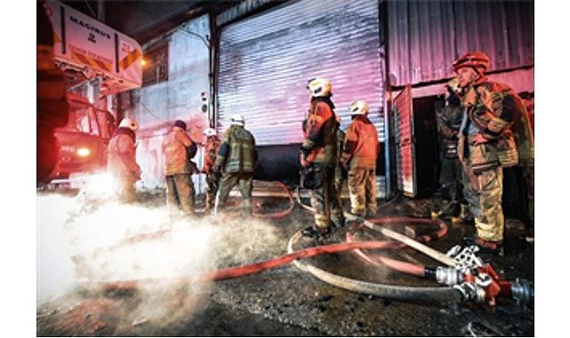 Buca'da mobilya atölyesinde yangın alarmı