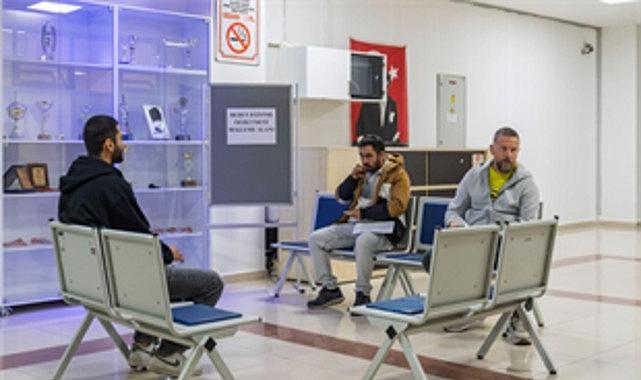 İzmir'de spor okul sıralarına taşınıyor