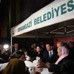 Başkan Erkan Aydın'dan Kandil Simidi İkramı