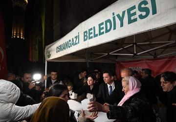 Başkan Erkan Aydın'dan Kandil Simidi İkramı