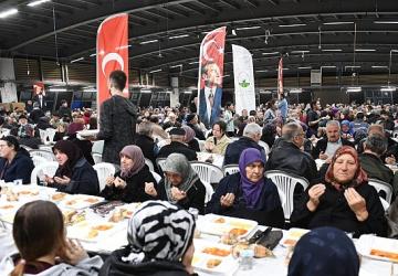 Osmangazi'de Ramazan Coşkusu Meydanlara Taşıyor