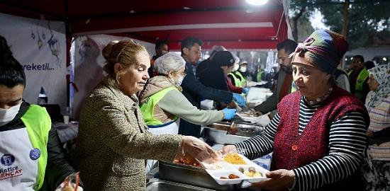Didim Balat Mahallesi'nde Ramazan Bereketi Paylaşıldı