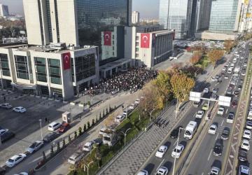 Ankara’da Hayat Durdu, Büyükşehir Atatürk’ü Andı