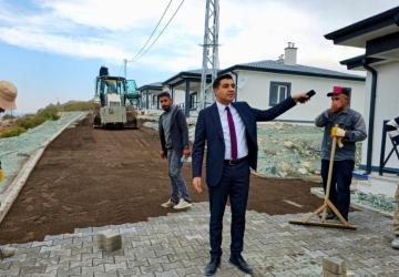 Tut İlçe Kaymakamı Güngör, Öğütlü Köyü Deprem Konutları’nda incelemelerde bulundu