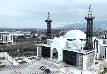 Kartepe Kent Meydanı Camii ilk teravihle açılıyor