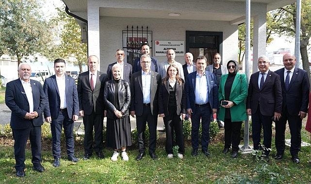 Başkan Erkan Aydın'dan Altınova Mahallesi'ne Ziyaret Başkan Erkan Aydın'dan Altınova Mahallesi'ne Ziyaret