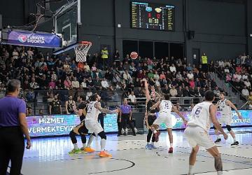 Büyükşehir, Zirve Yarışında “Buradayım" Dedi