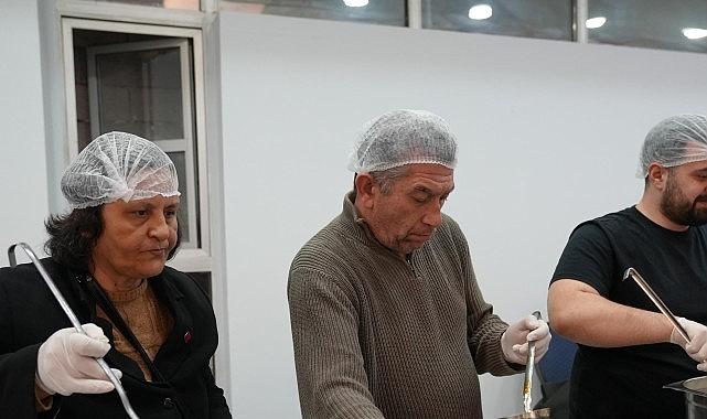 Seferihisar'da Ramazan dayanışması ilk iftarla başladı