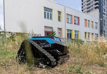 Yenişehir'de yabani otlara teknolojik tırpan