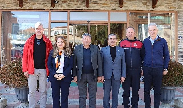 İzmir Büyükşehir İtfaiyesi'nden Bayındır'a Ziyaret: Yangın Tedbirleri Masaya Yatırıldı