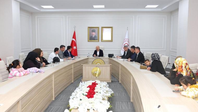 Vali Varol, iş arayan vatandaşları kabul etti