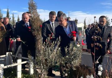 CHP Genel Başkanı Özgür Özel Adıyaman’da: Deprem Şehitliği’nin temeli dualarla atıldı - Videolu Haber