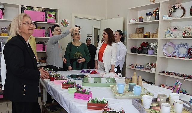 Üreten Engelliler Merkezi'nde yıl sonu sergisi açıldı