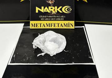 Gölbaşı’nda şüpheli araçta uyuşturucu ele geçirildi