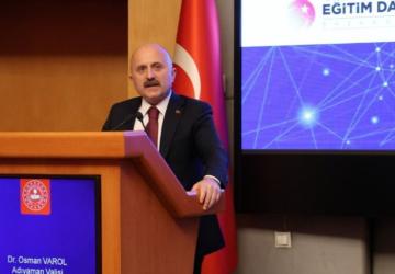 Vali Varol, Ankara’daki hizmet içi eğitim seminerinde konuştu