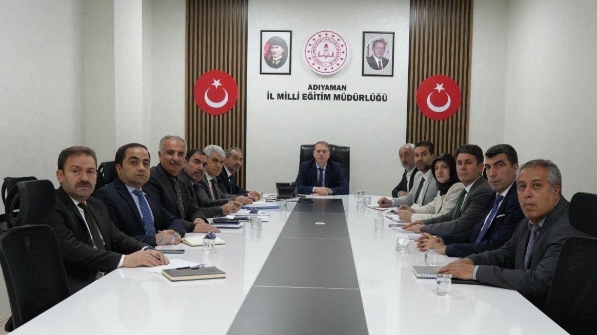 Adıyaman il milli eğitim müdürlüğünde haftalık değerlendirme toplantısı gerçekleştirildi