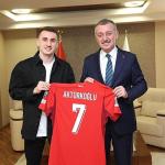 Kerem Aktürkoğlu'ndan Başkan Büyükakın'a Milli forma