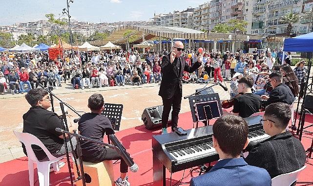 23 Nisan coşkusu Konak'tan yayıldı: Çocuk Şenliği'ne yoğun ilgi