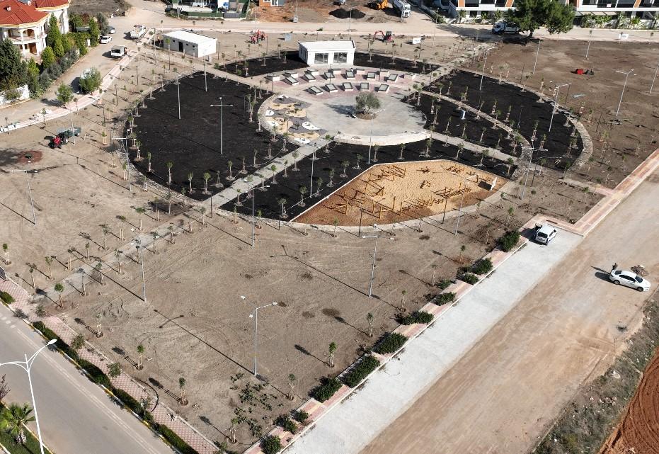 Büyükşehir Belediyesi Döşemealtı’na Yeni Sosyal Alan Kazandırıyor