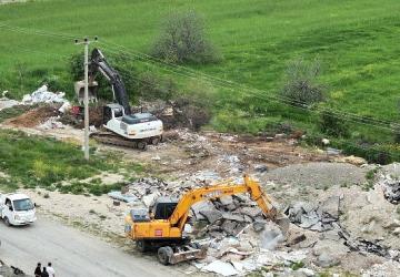 Vatandaş Bildirdi, Kaçak Moloz Dökülen Alan Temizlendi