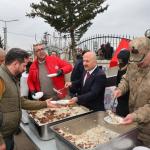 Vali Varol, şehitler için düzenlenen etkinlikte vatandaşlarla buluştu