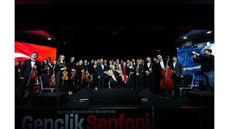 Büyükşehir'in Gençlik Senfoni Orkestrası İlk Konserinde Devleşti
