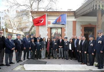 Karşıyaka'da gaziler ve şehit ailelerine anlamlı ziyaret