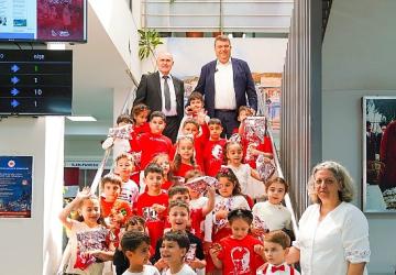 Seferihisar'da 23 Nisan coşkusu: Başkanlık koltuğu çocuklara emanet