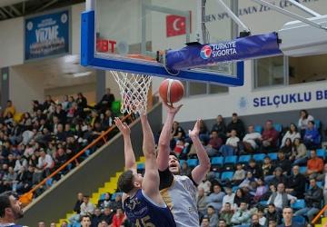 Büyükşehir Evinde Yenilgiyi Unuttu