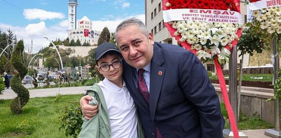 Keçiören'de 19 Mayıs Kutlamaları Çelenk Sunma Töreni İle Başladı