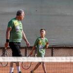 Yenişehir'de kuşaklar kortta buluştu