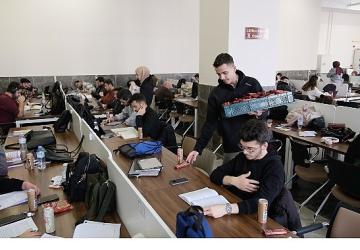 Büyükşehir Gençlik Meclisi'nden Final Haftasında Öğrencilere Destek