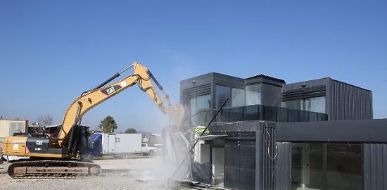 Nilüfer'de kaçak yapılar yıkıldı