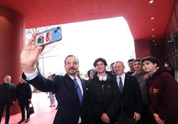 Kürşad Zorlu'dan Alev Alatlı Kütüphanesi'ne övgü