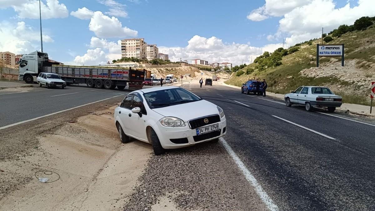 Besni’de trafik kazası: 3 kişi yaralandı - Videolu Haber