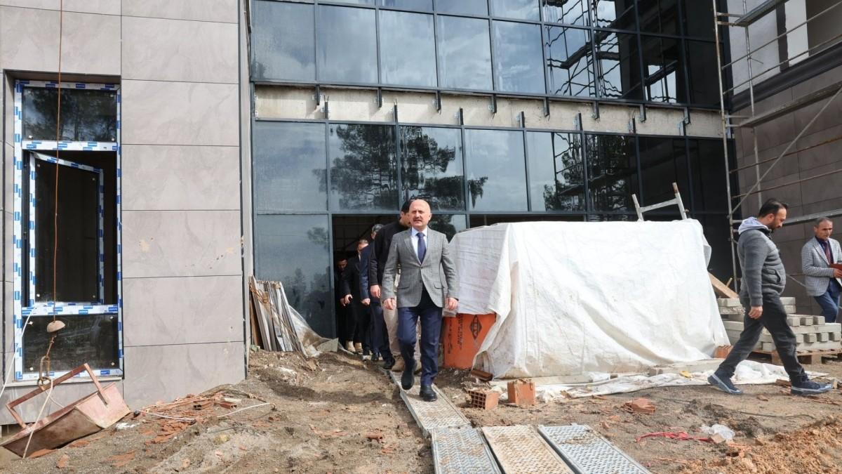 Adıyaman Valisi Dr. Osman Varol Samsat’ta devam eden projeleri inceledi