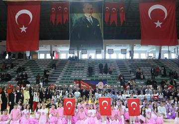 İnegöl'de 23 Nisan Ulusal Egemenlik Ve Çocuk Bayramı Coşkuyla Kutlandı