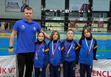 İnegöl Belediyespor Yüzme Takımından 18 Madalyalık Gurur